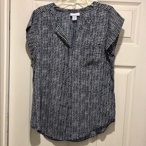 Liz Claiborne Black and White V-Neck Cuffed Sleeve Blouse